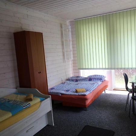 Rekreacni Chatka / Tiny House Apartman Františkovy Lázně Kültér fotó
